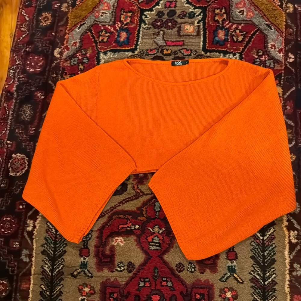 I-X London beautiful orange cropped sweater with wide arms size small